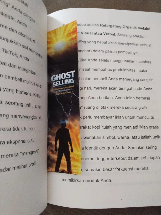 Isi dalam buku Ghost Selling yang menampilkan pembahasan Retargeting Organik